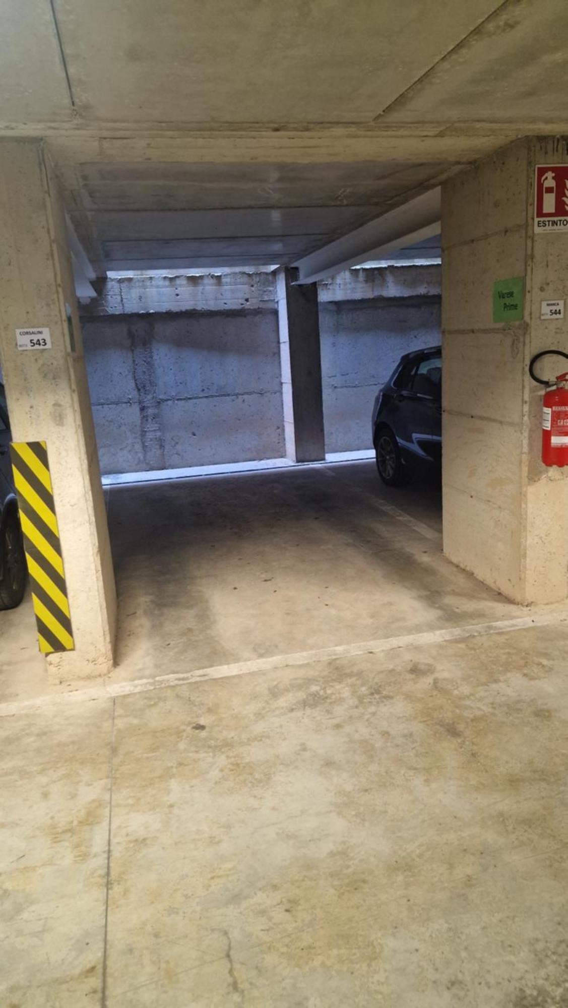 Varese Prime - Large Independent Apartment, Air Conditioning, 2 Bathrooms, 2 Free Covered Parking Spaces, No Restricted Traffic Zone, Train Station 100M, Theatre 150M, Historic City Centre Dış mekan fotoğraf