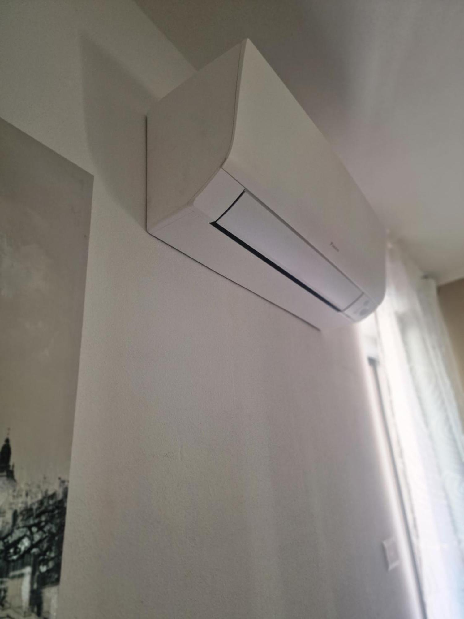 Varese Prime - Large Independent Apartment, Air Conditioning, 2 Bathrooms, 2 Free Covered Parking Spaces, No Restricted Traffic Zone, Train Station 100M, Theatre 150M, Historic City Centre Dış mekan fotoğraf